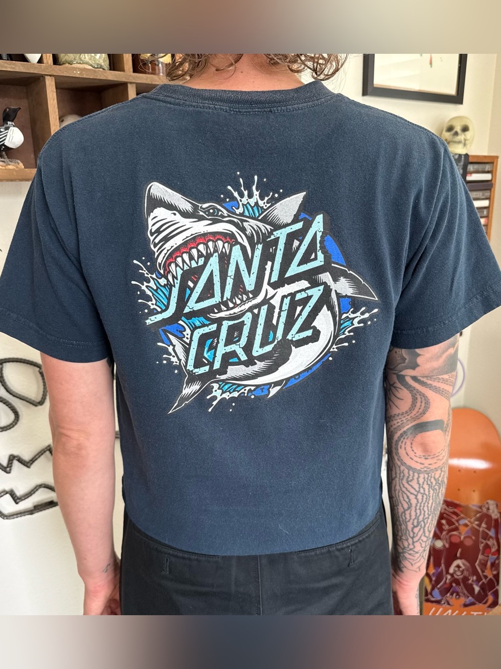 Vintage Y2K Santa Cruz Skateboards Cropped Navy Blue Shark Graphic Tee ~ Size S